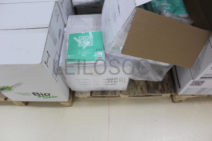 Máscaras Cirúrgicas + Rolos de Algodão + Copos Descartáveis + Desinfetantes