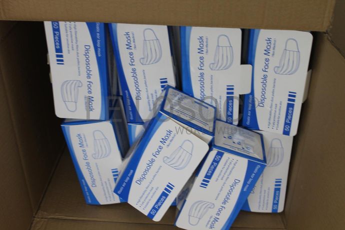 Máscaras Cirúrgicas + Rolos de Algodão + Copos Descartáveis + Desinfetantes