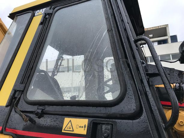 Retroescavadora CAT 438B