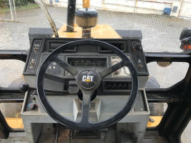 Retroescavadora CAT 438B