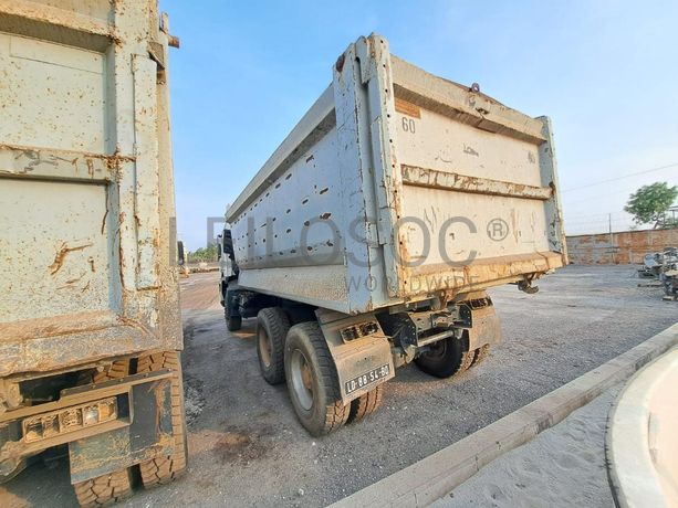 Camião Basculante 26 T (6X4) VOLVO FM 13-400 ·