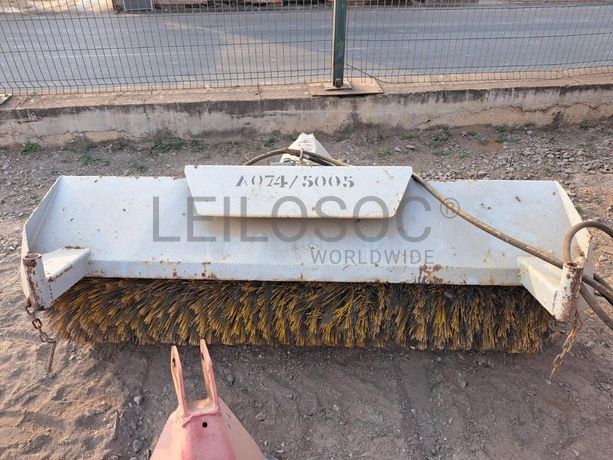 Vassoura Mecânica · Viana