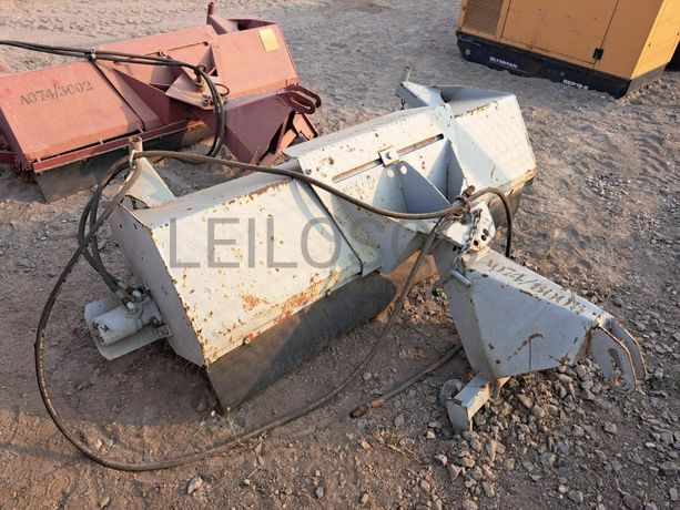 Vassoura Mecânica · Viana