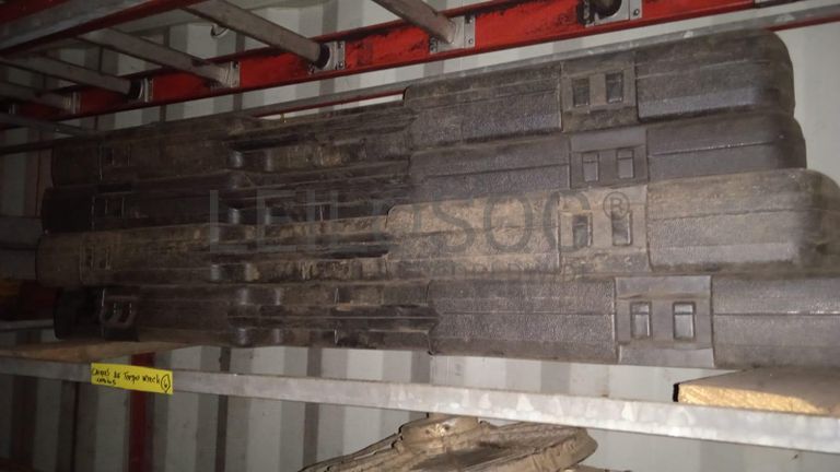 Diversos + Rebarbadeiras   + Diversos + Diversos + Rebarbadeiras + Furadeira + Diversos + Braçadeiras + Torque Wreck + Radiadores + Diversos + Diversos + Diversos + Diversos + Diversos + Diversos + Diversos + Diversos + Contentor de 40P ·