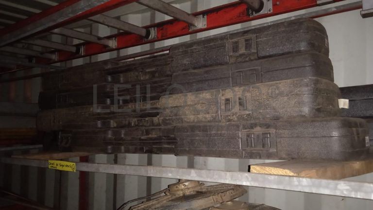 Diversos + Rebarbadeiras   + Diversos + Diversos + Rebarbadeiras + Furadeira + Diversos + Braçadeiras + Torque Wreck + Radiadores + Diversos + Diversos + Diversos + Diversos + Diversos + Diversos + Diversos + Diversos + Contentor de 40P ·