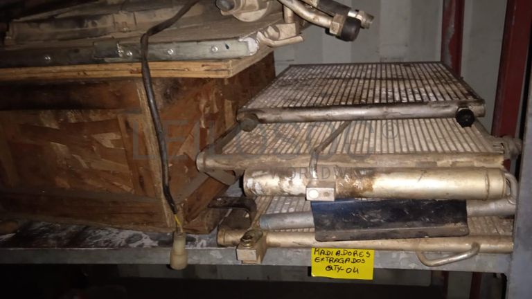 Diversos + Rebarbadeiras   + Diversos + Diversos + Rebarbadeiras + Furadeira + Diversos + Braçadeiras + Torque Wreck + Radiadores + Diversos + Diversos + Diversos + Diversos + Diversos + Diversos + Diversos + Diversos + Contentor de 40P ·