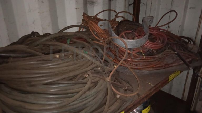 Diversos + Rebarbadeiras   + Diversos + Diversos + Rebarbadeiras + Furadeira + Diversos + Braçadeiras + Torque Wreck + Radiadores + Diversos + Diversos + Diversos + Diversos + Diversos + Diversos + Diversos + Diversos + Contentor de 40P ·