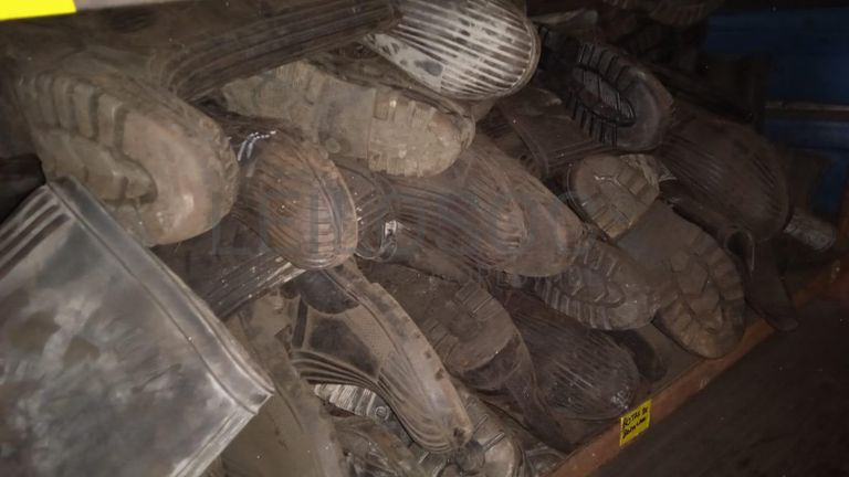 Diversos + Rebarbadeiras   + Diversos + Diversos + Rebarbadeiras + Furadeira + Diversos + Braçadeiras + Torque Wreck + Radiadores + Diversos + Diversos + Diversos + Diversos + Diversos + Diversos + Diversos + Diversos + Contentor de 40P ·