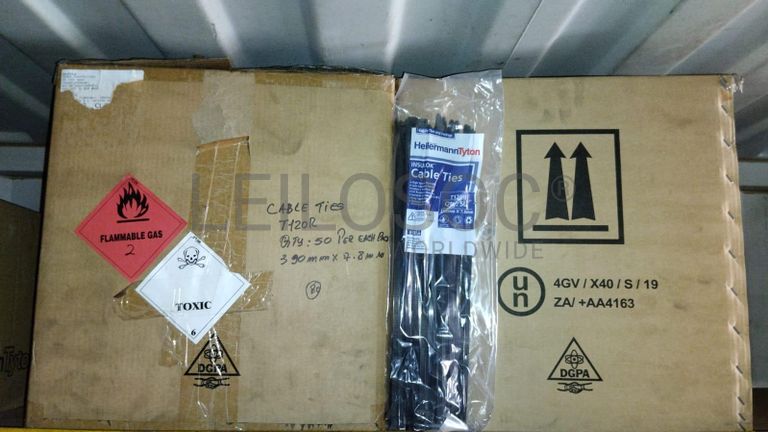 Diversos + Diversos + Grampos + Diversos + Diversos + Diversos + Electrodos + Diversos + Diversos + Diversos + Diversos + Diversos + Fitas + Diversos + Diversos + Máquinas Rebarbadora   + Diversos + Pregos 50×2.50mm + Diversos + Cintas + Cintas + Cintas + Cintas + Cintas + Mangueiras para maçarico  + Cintos de Segurança + Diversos + Diversos + Porcas + Porcas + Diversos + Pregos   + Parafusos + Material Hospitalar + Diversos + Cordas + Diversos + Material para Soldadura + Material para Instalacao electrica + Diversos + Spray Q20 + Braçadeiras + Rolos de rede   + Cerca de Segurança + Cabo flexível  + Abaraçadeiras + Materia para soldadura + Abraçadeiras + Diversos + Bombas de água   + Diversos + Compressor   + Contentor de 40P ·