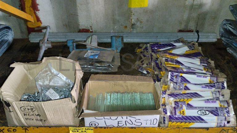 Diversos + Diversos + Grampos + Diversos + Diversos + Diversos + Electrodos + Diversos + Diversos + Diversos + Diversos + Diversos + Fitas + Diversos + Diversos + Máquinas Rebarbadora   + Diversos + Pregos 50×2.50mm + Diversos + Cintas + Cintas + Cintas + Cintas + Cintas + Mangueiras para maçarico  + Cintos de Segurança + Diversos + Diversos + Porcas + Porcas + Diversos + Pregos   + Parafusos + Material Hospitalar + Diversos + Cordas + Diversos + Material para Soldadura + Material para Instalacao electrica + Diversos + Spray Q20 + Braçadeiras + Rolos de rede   + Cerca de Segurança + Cabo flexível  + Abaraçadeiras + Materia para soldadura + Abraçadeiras + Diversos + Bombas de água   + Diversos + Compressor   + Contentor de 40P ·