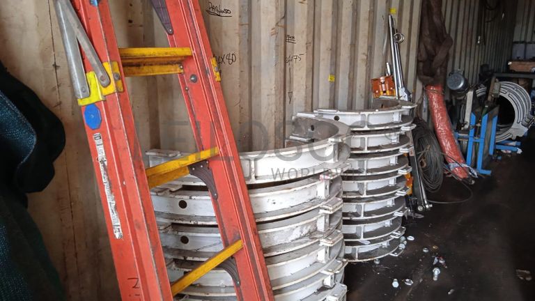 Diversos + Diversos + Diversos + Contentor de 40P ·