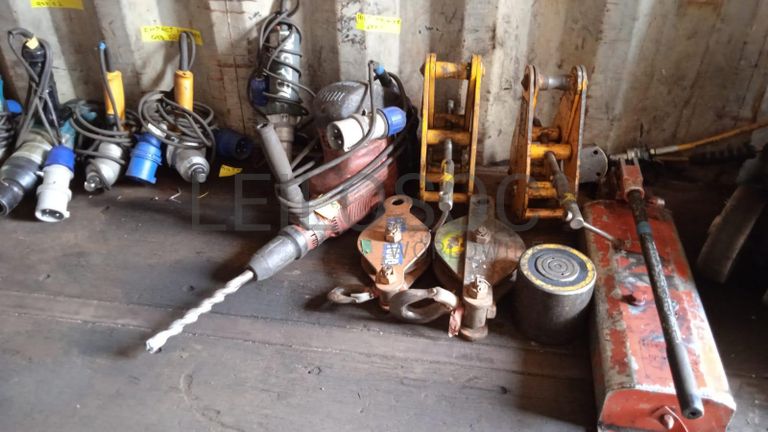 Diversos + Diversos + Diversos + Contentor de 40P ·