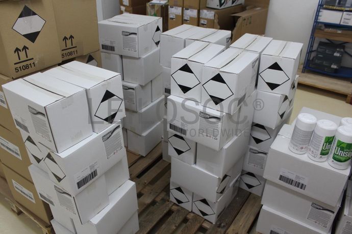 Máscaras Cirúrgicas + Rolos de Algodão + Copos Descartáveis + Desinfetantes