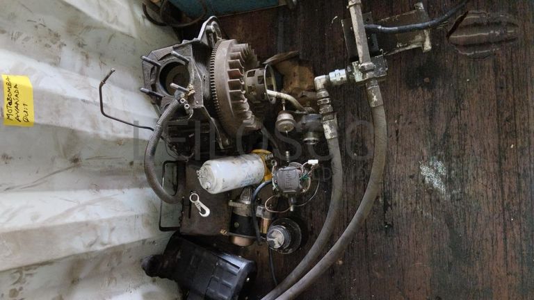 Máquina de soldar tubos pVC + Máquina de soldar tubos PVC   + Compressor de Ar   + Bombas de água  + Macaco hidráulico + Rolos de Arrame   + Aventais de couro  + Diversos + Diversos + Cabos Hidráulicos + Diversos + Diversos + Mobiliário + Diversos + Diversos + Contentor de 40P ·