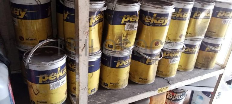 Diversos + Diversos + Rolo de fita + Diversos + Papel higiénico   + Diversos + Diversos + Diversos + Diversos + Diversos + Tinta dulux + Diversos + Placas de sinalização   + Contentor de 40P ·