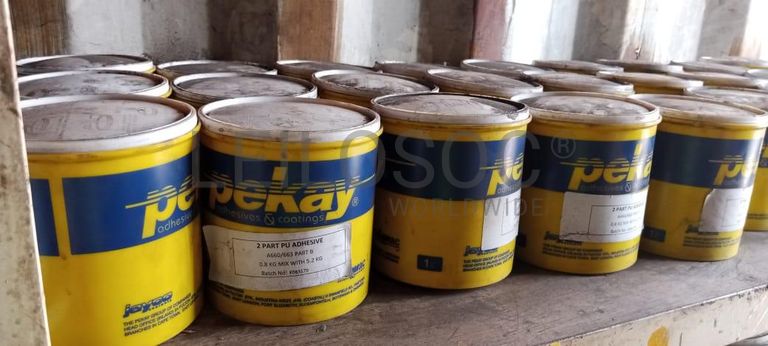 Diversos + Diversos + Rolo de fita + Diversos + Papel higiénico   + Diversos + Diversos + Diversos + Diversos + Diversos + Tinta dulux + Diversos + Placas de sinalização   + Contentor de 40P ·