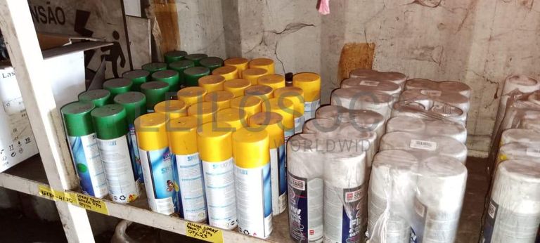 Diversos + Diversos + Rolo de fita + Diversos + Papel higiénico   + Diversos + Diversos + Diversos + Diversos + Diversos + Tinta dulux + Diversos + Placas de sinalização   + Contentor de 40P ·