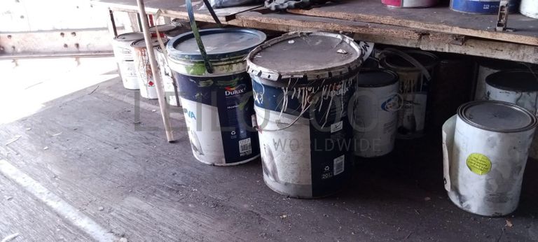 Diversos + Diversos + Rolo de fita + Diversos + Papel higiénico   + Diversos + Diversos + Diversos + Diversos + Diversos + Tinta dulux + Diversos + Placas de sinalização   + Contentor de 40P ·