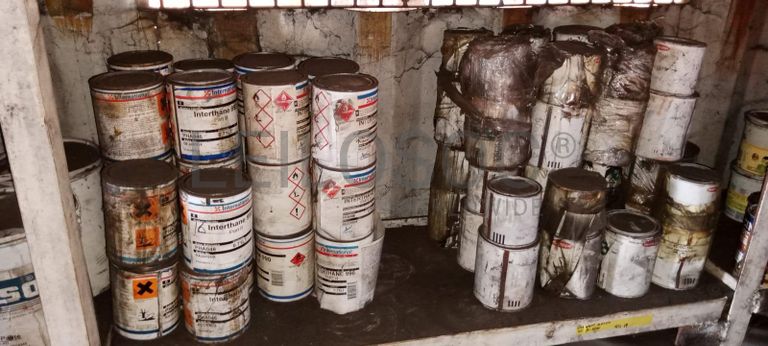 Diversos + Diversos + Rolo de fita + Diversos + Papel higiénico   + Diversos + Diversos + Diversos + Diversos + Diversos + Tinta dulux + Diversos + Placas de sinalização   + Contentor de 40P ·