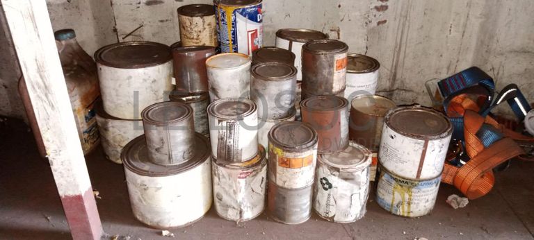 Diversos + Diversos + Rolo de fita + Diversos + Papel higiénico   + Diversos + Diversos + Diversos + Diversos + Diversos + Tinta dulux + Diversos + Placas de sinalização   + Contentor de 40P ·