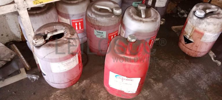 Diversos + Diversos + Rolo de fita + Diversos + Papel higiénico   + Diversos + Diversos + Diversos + Diversos + Diversos + Tinta dulux + Diversos + Placas de sinalização   + Contentor de 40P ·