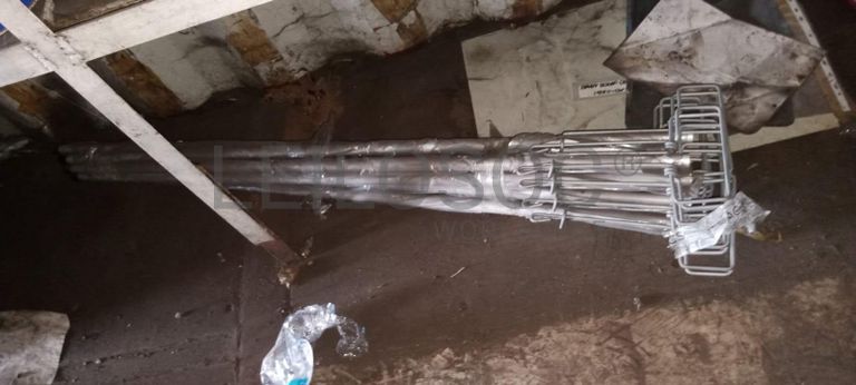 Diversos + Diversos + Rolo de fita + Diversos + Papel higiénico   + Diversos + Diversos + Diversos + Diversos + Diversos + Tinta dulux + Diversos + Placas de sinalização   + Contentor de 40P ·