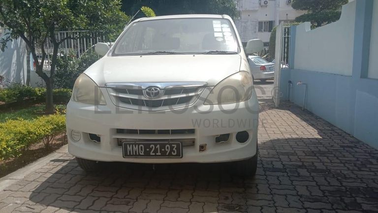 Toyota Avanza ·