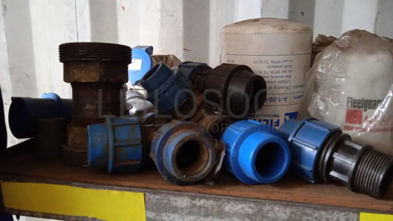 Diversos + Diversos + Gerador  + Diversos + Diversos + Diversos + Diversos + Diversos + Máquina de lichar + Cimento cola + Contentor de 40P ·