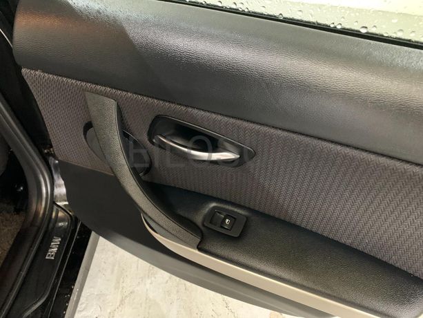 BMW 318D Touring · Ano 2012