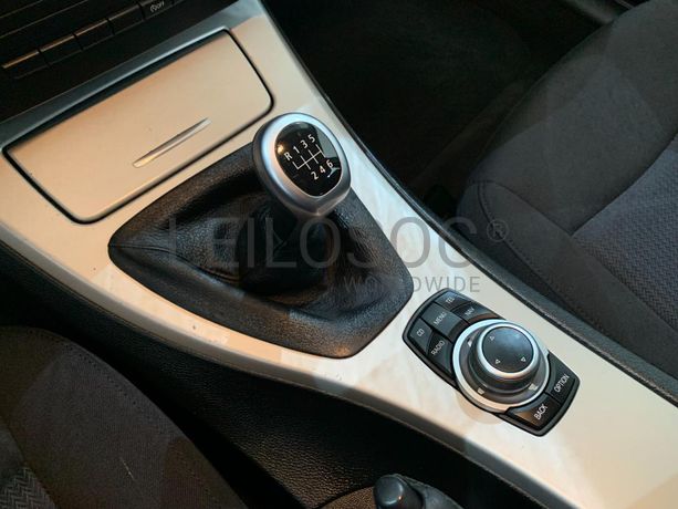 BMW 318D Touring · Ano 2012