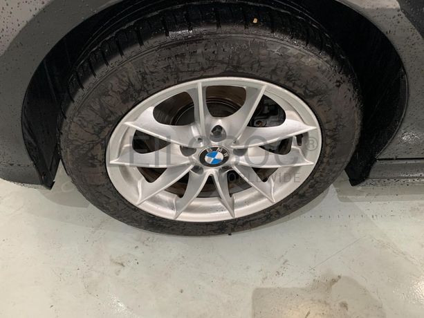 BMW 318D Touring · Ano 2012