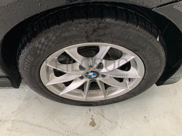 BMW 318D Touring · Ano 2012