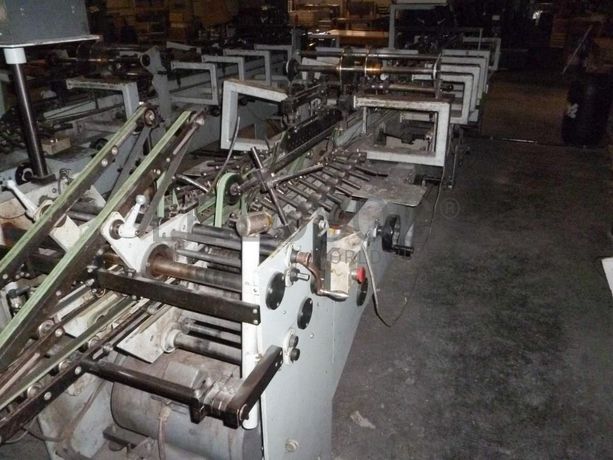 Máquina de colar caixas