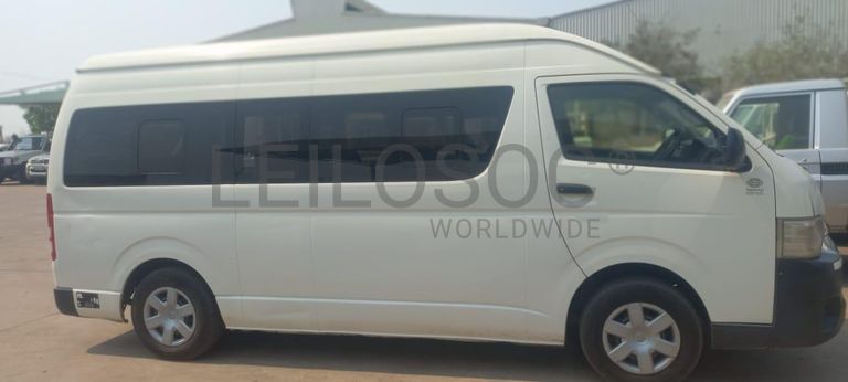 Toyota Hiace ·