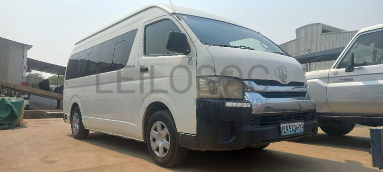 Toyota Hiace ·