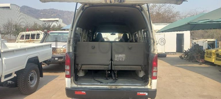 Toyota Hiace ·