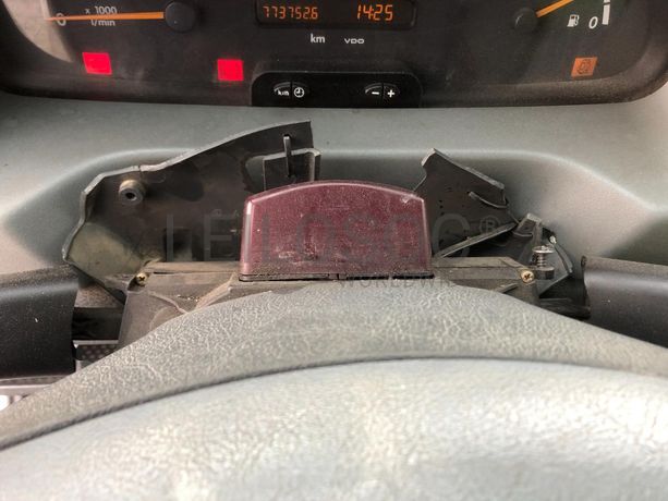 Mercedes-Benz 413CDI · Ano 2001