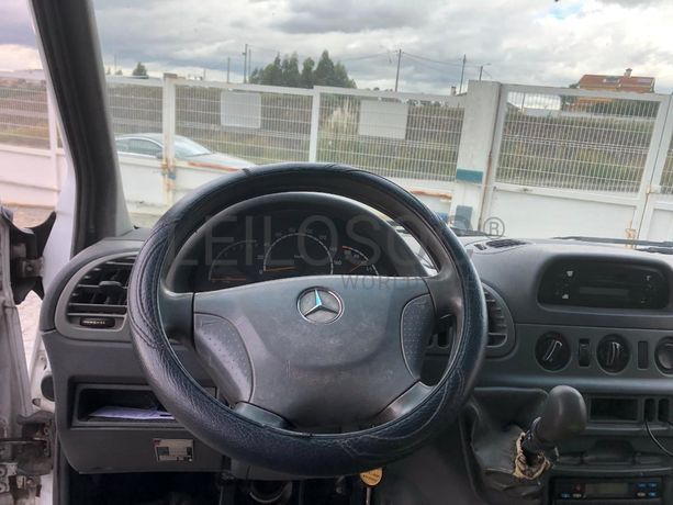 Mercedes-Benz 413CDI · Ano 2001