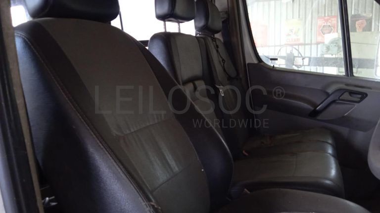 VOLKSWAGEN CRAFTER ·