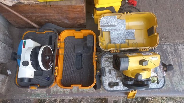 Níveis Topográficos ·