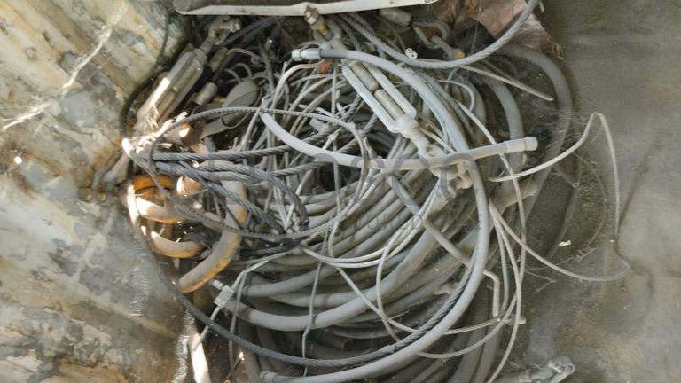 Termos acumulador  + Bebedouros + Diversos + Tv + Material Informático + Cabo de Rede + Mobiliário + Bobina   + Bobinas  + Máquinas de corte de relva + Cabos de aço  + Radiador  + Armazém ·