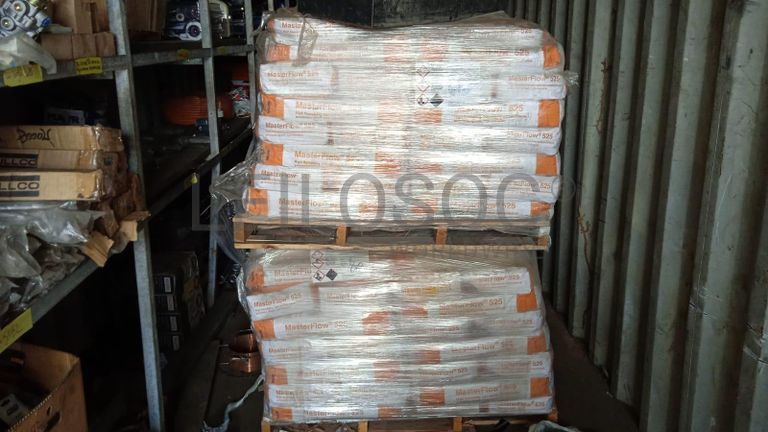 Diversos + Diversos + Gerador  + Diversos + Diversos + Diversos + Diversos + Diversos + Máquina de lichar + Cimento cola + Contentor de 40P ·