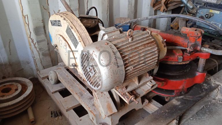 Máquina para fazer rosca   + Diversos + Bomba de água + Motores + Diversos + Diversos + Bombas de água   + Diversos + Diversos + Compressor de ar + Compressor de ar + Compactadora Turner Morris + Compressor de ar + Compressor Oceanos  + Contentor de 40P ·