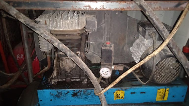 Máquina para fazer rosca   + Diversos + Bomba de água + Motores + Diversos + Diversos + Bombas de água   + Diversos + Diversos + Compressor de ar + Compressor de ar + Compactadora Turner Morris + Compressor de ar + Compressor Oceanos  + Contentor de 40P ·