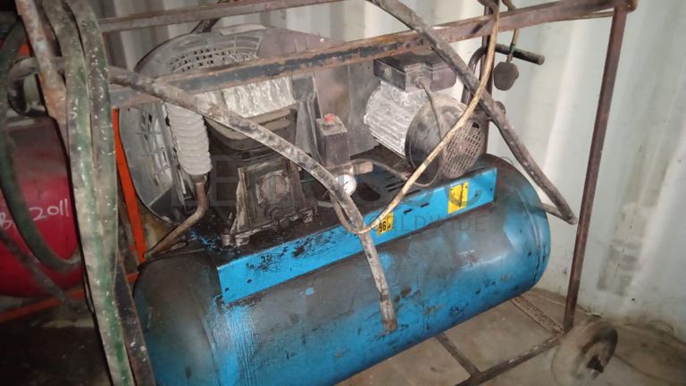 Máquina para fazer rosca   + Diversos + Bomba de água + Motores + Diversos + Diversos + Bombas de água   + Diversos + Diversos + Compressor de ar + Compressor de ar + Compactadora Turner Morris + Compressor de ar + Compressor Oceanos  + Contentor de 40P ·