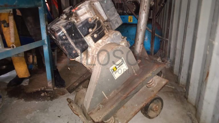 Máquina para fazer rosca   + Diversos + Bomba de água + Motores + Diversos + Diversos + Bombas de água   + Diversos + Diversos + Compressor de ar + Compressor de ar + Compactadora Turner Morris + Compressor de ar + Compressor Oceanos  + Contentor de 40P ·