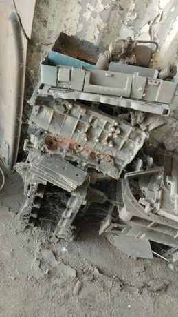 Máquinas teste da carga   + Radiadores + Motor + Caixa de velocidade + Veios de transmissão, + Diversos + Contentor de 40P ·