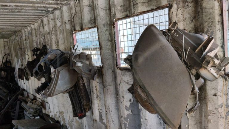 Máquinas teste da carga   + Radiadores + Motor + Caixa de velocidade + Veios de transmissão, + Diversos + Contentor de 40P ·