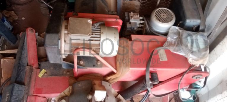 Máquina de desmontar pneus   + Máquina  pressão   + Diversos + Diversos + Diversos + Diversos ·