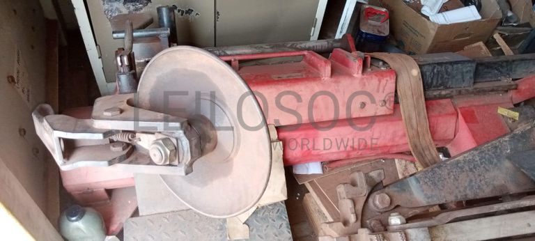 Máquina de desmontar pneus   + Máquina  pressão   + Diversos + Diversos + Diversos + Diversos ·